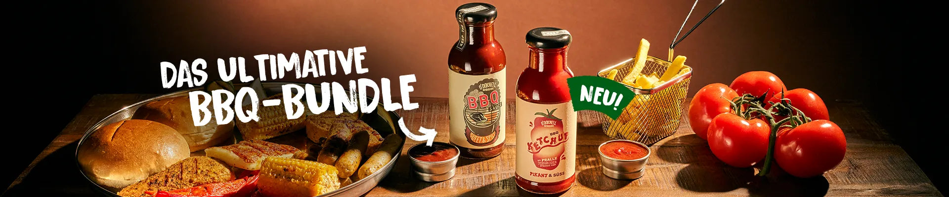 O'Donnell Moonshine BBQ-Bundle Banner mit BBQ-Sauce, Ketchup, Grillgut, Pommes frites und frischen Tomaten auf Holz.